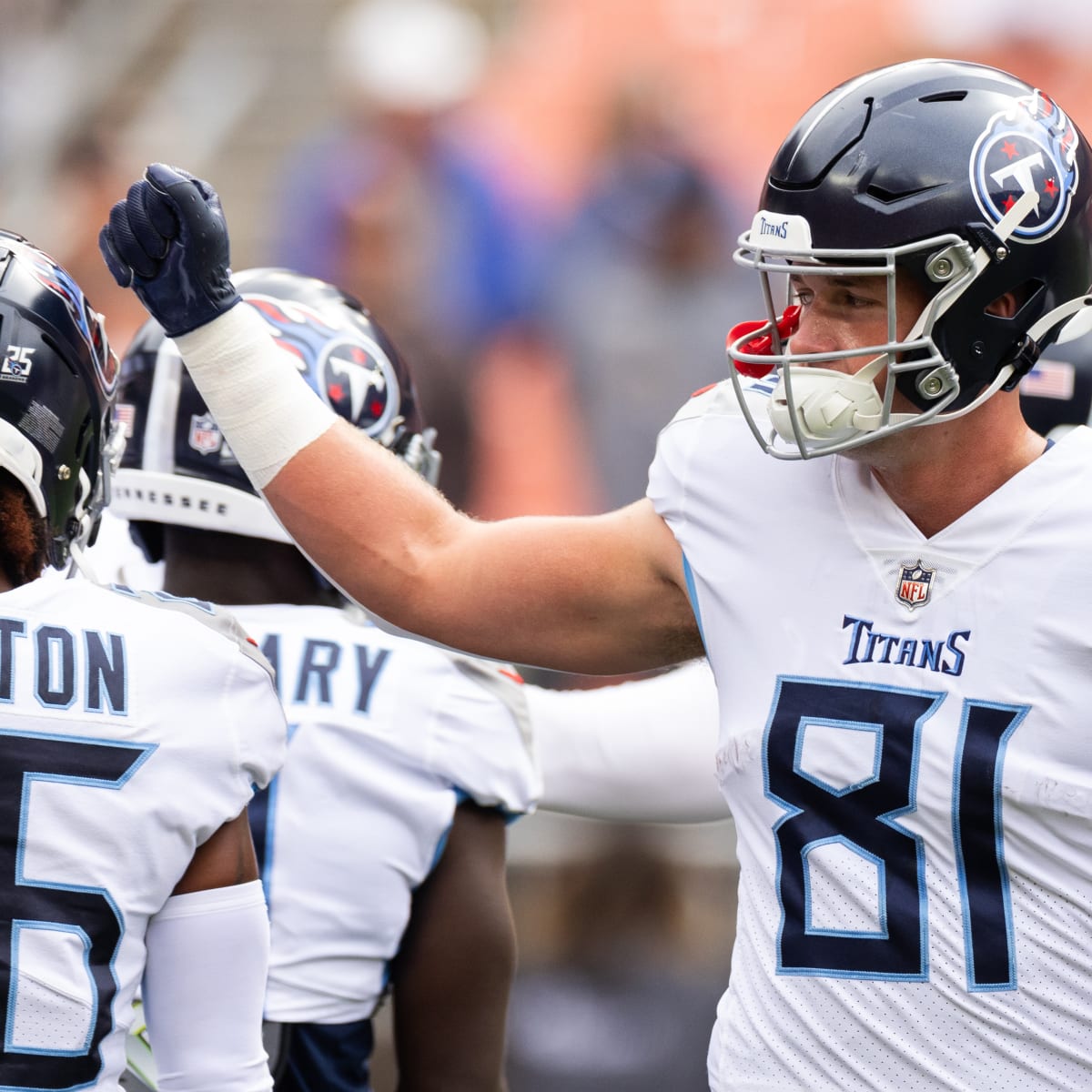 NFL: Tennessee Titans lead from start to finish to beat struggling