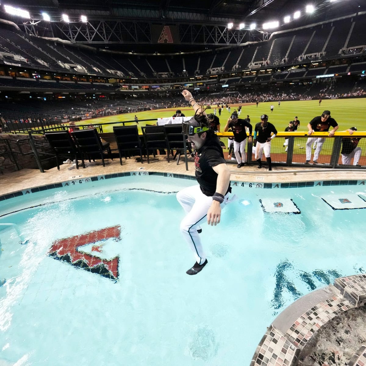 Arizona Diamondback's pool at Chase Field has winning history