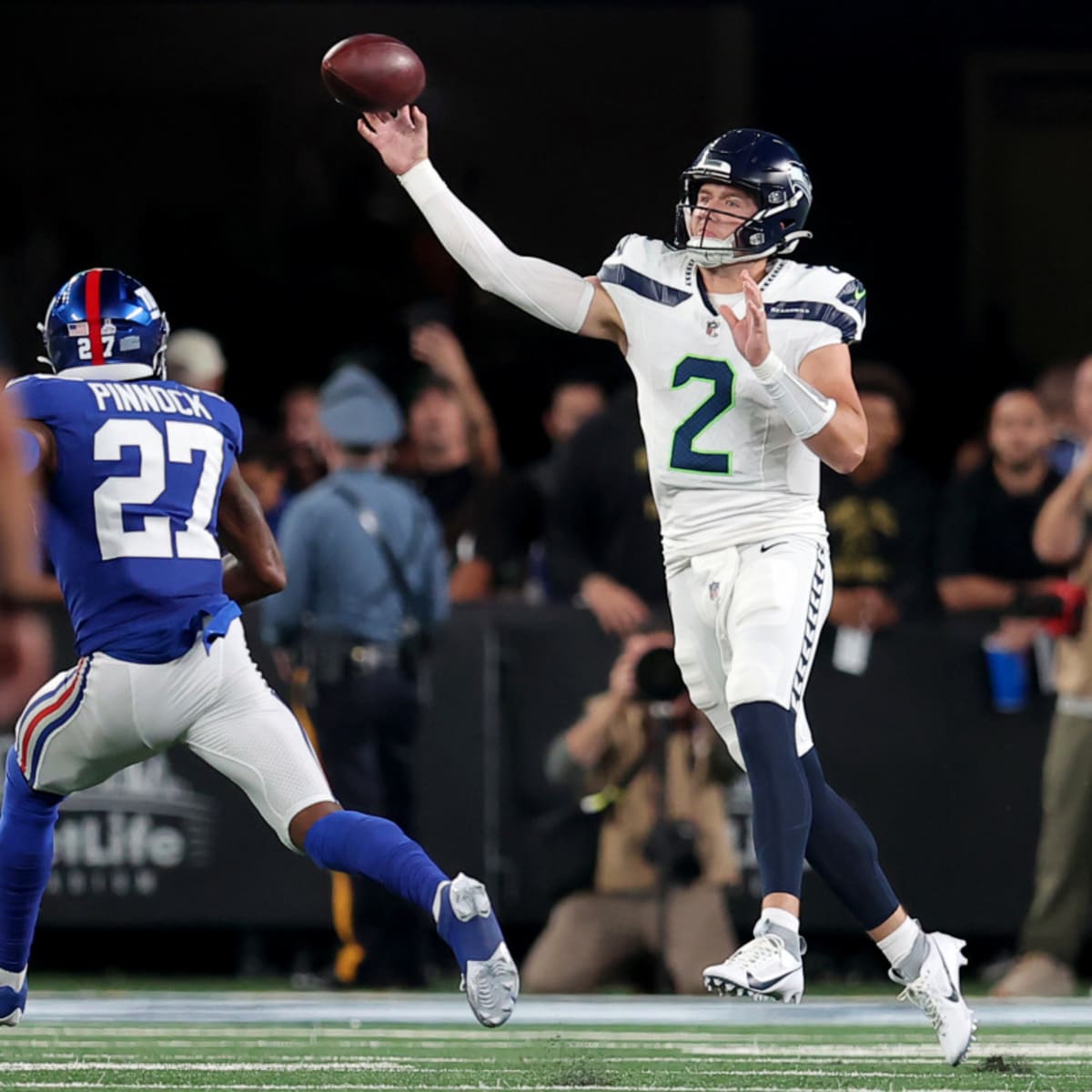 Halftime Observations: Drew Lock Delivers as Seattle Seahawks Build 14-3  Lead Over New York Giants - Sports Illustrated Seattle Seahawks News,  Analysis and More