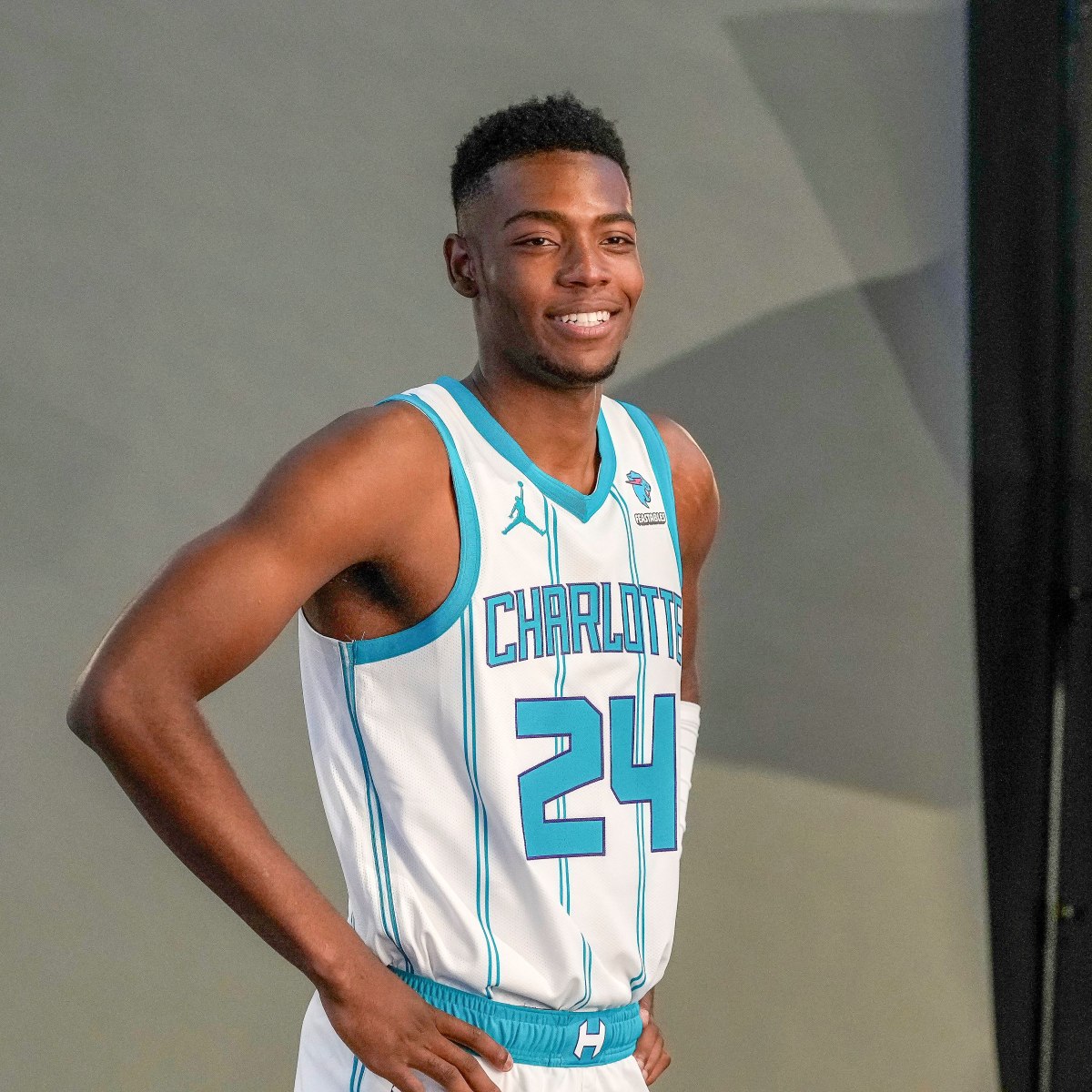 How did rookie Brandon Miller do in his Hornets debut?