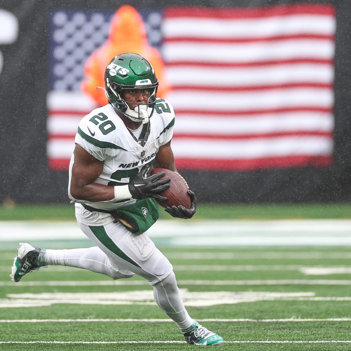 Breece Hall: Jets RB Suffers Torn ACL, per Report - Sports Illustrated