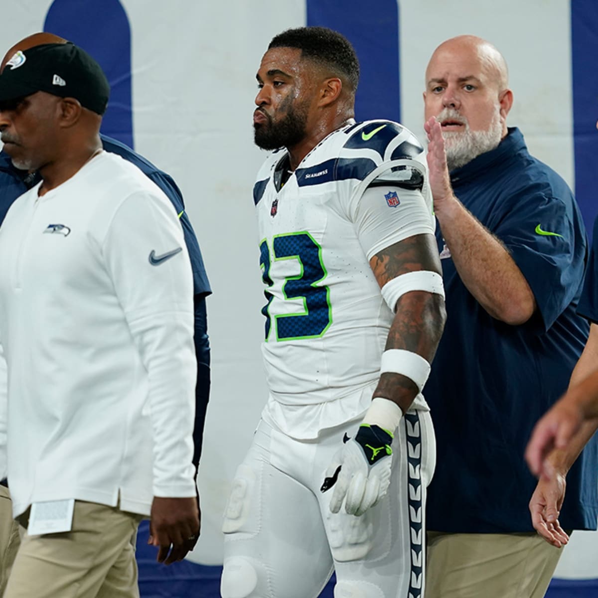 Seahawks' Jamal Adams yells at NFL official after leaving game with injury