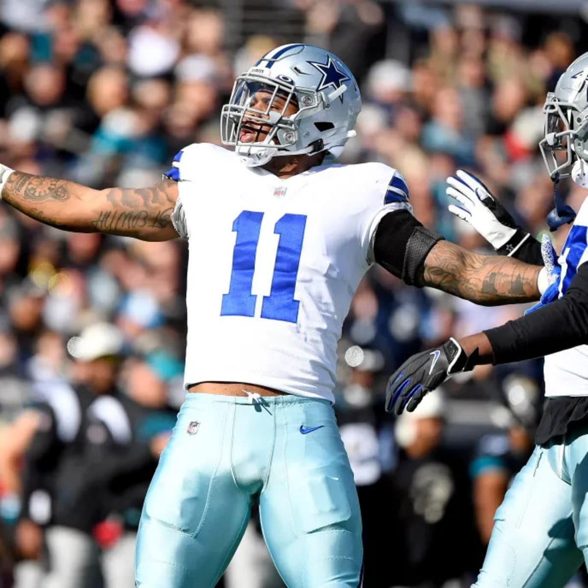 Dallas Cowboys linebacker Micah Parsons (11) before an NFL divisional round  playoff football game against the San Francisco 49ers in Santa Clara,  Calif., Sunday, Jan. 22, 2023. (AP Photo/Godofredo A. Vásquez Stock