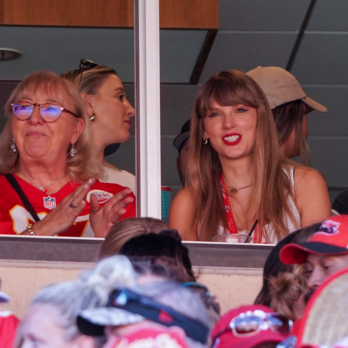 Chiefs vs. Jets highlights: Kansas City wins 23-20 as Taylor Swift cheers  on Travis Kelce