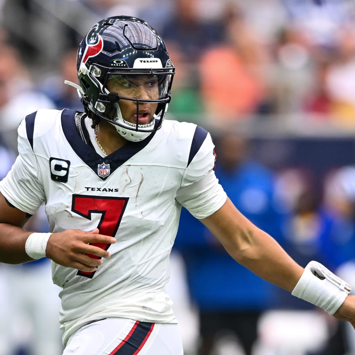 \ud83d\udcf8 | Texans to wear Battle Red helmet for first time this season on October  1 vs. Steelers