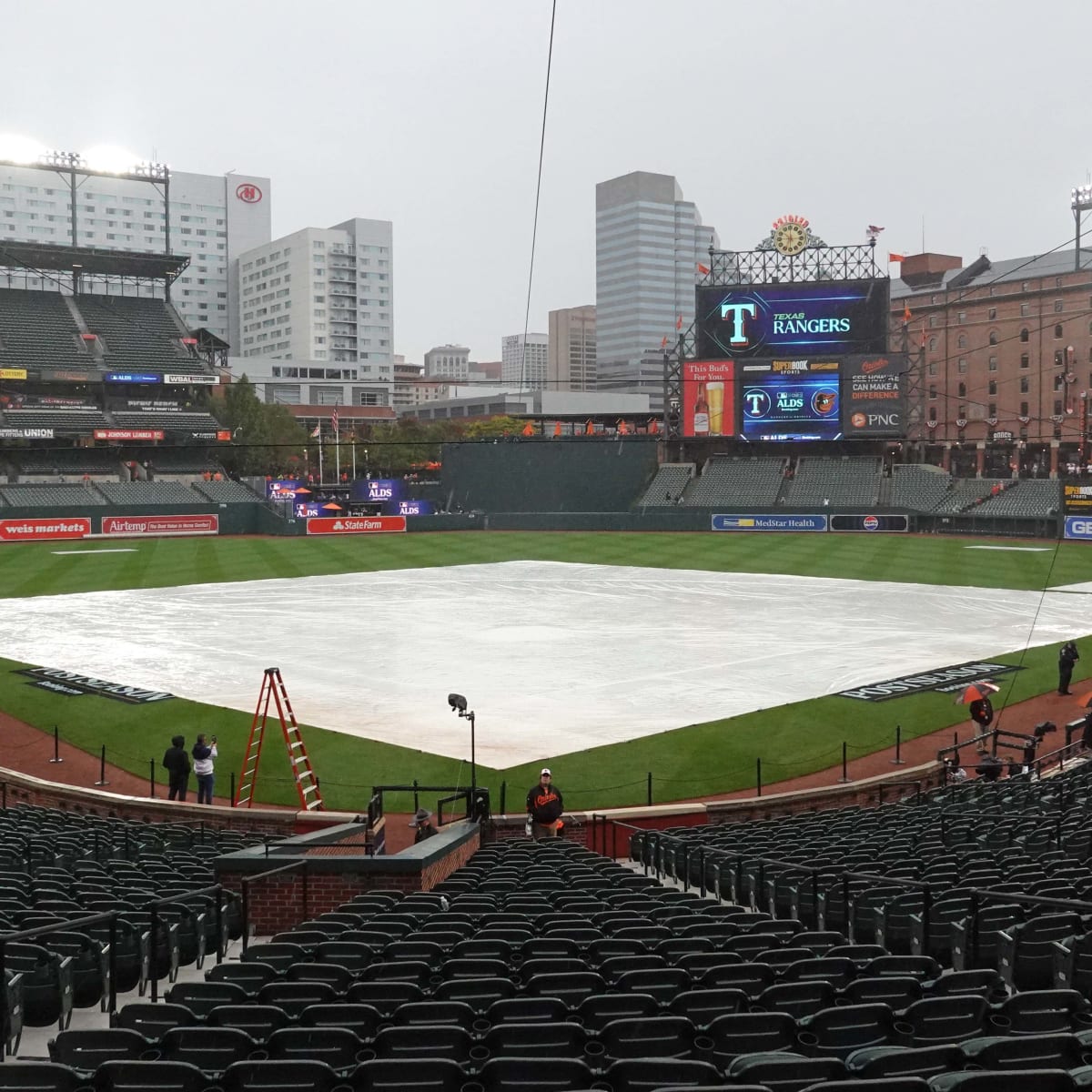 Rangers-Orioles game one of ALDS will start in a delay