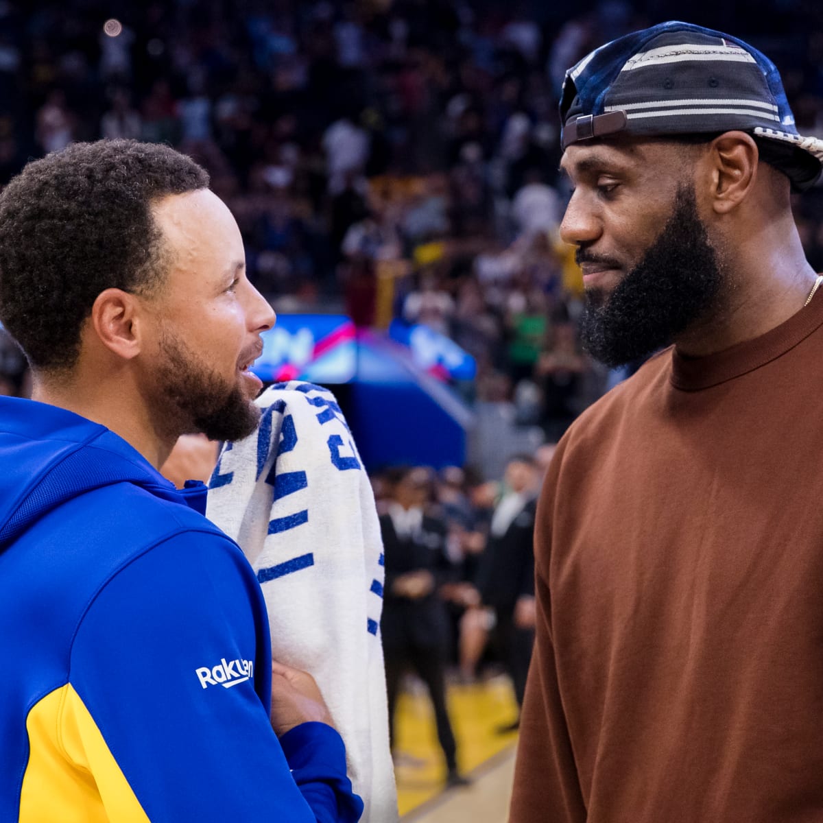 Curry ofusca LeBron e Warriors superam Lakers na abertura da temporada da  NBA