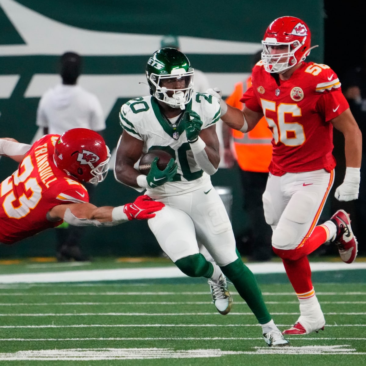 Controversial call on 'picked on' Chiefs tackle Jawaan Taylor results in  safety for Jets