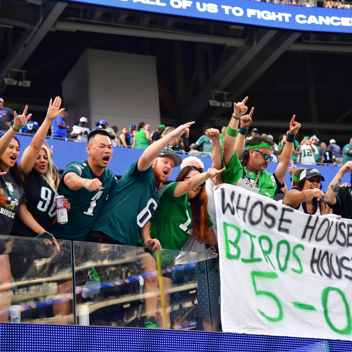 100 Things Eagles Fans Should Know & Do Before They Die (100