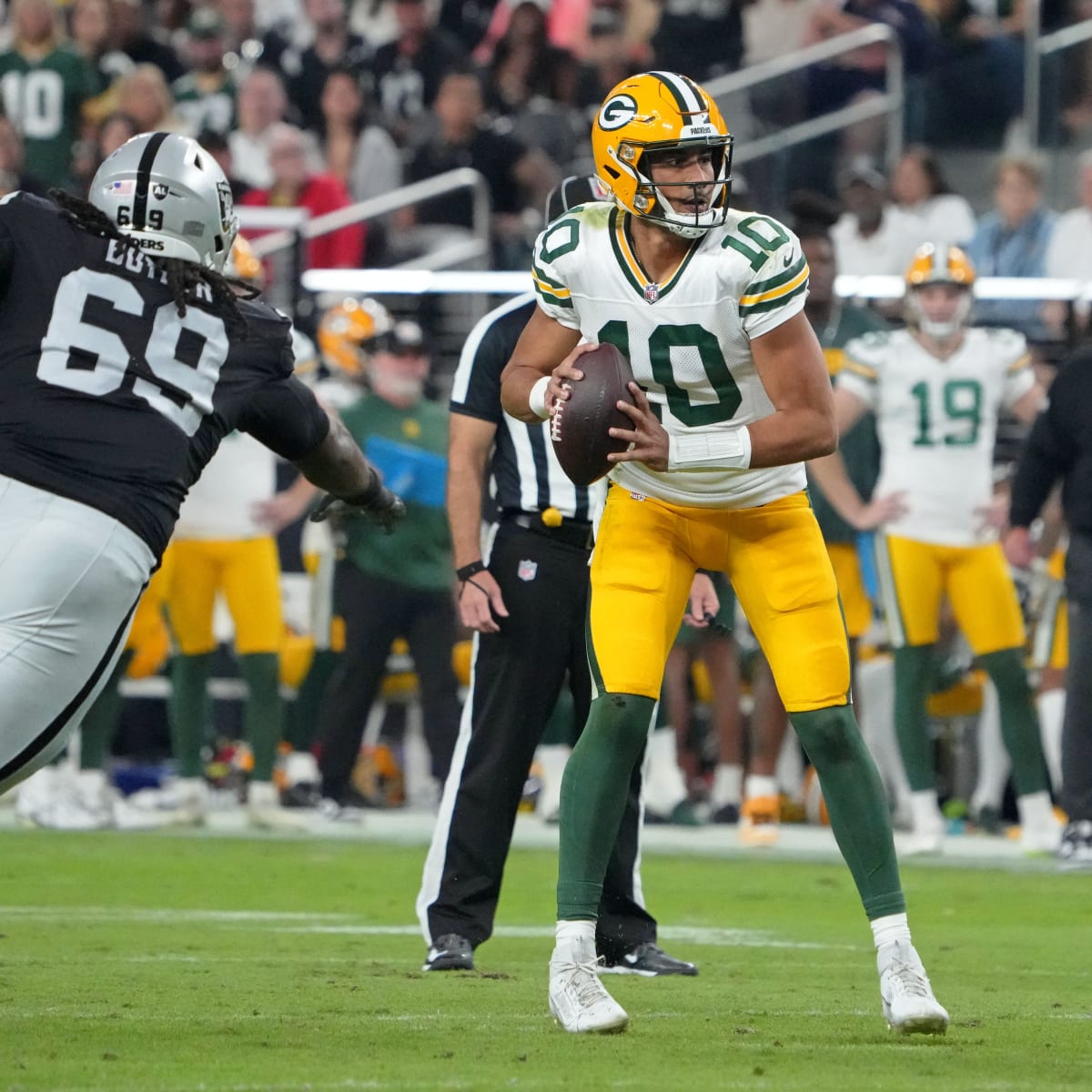 Packers' offense plays imperfect game