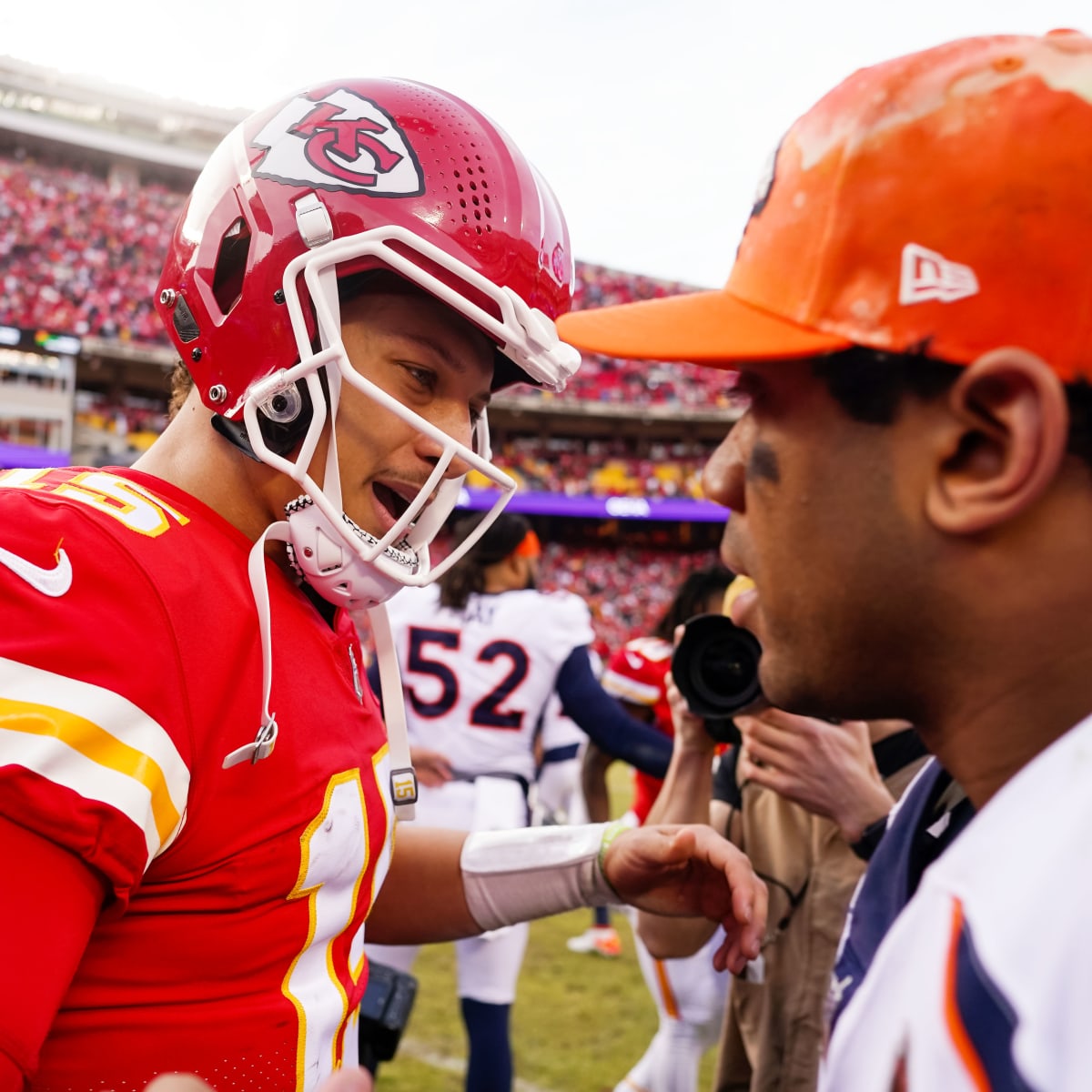 What channel is the Broncos vs. Chiefs Sunday Night Football game on tonight ?