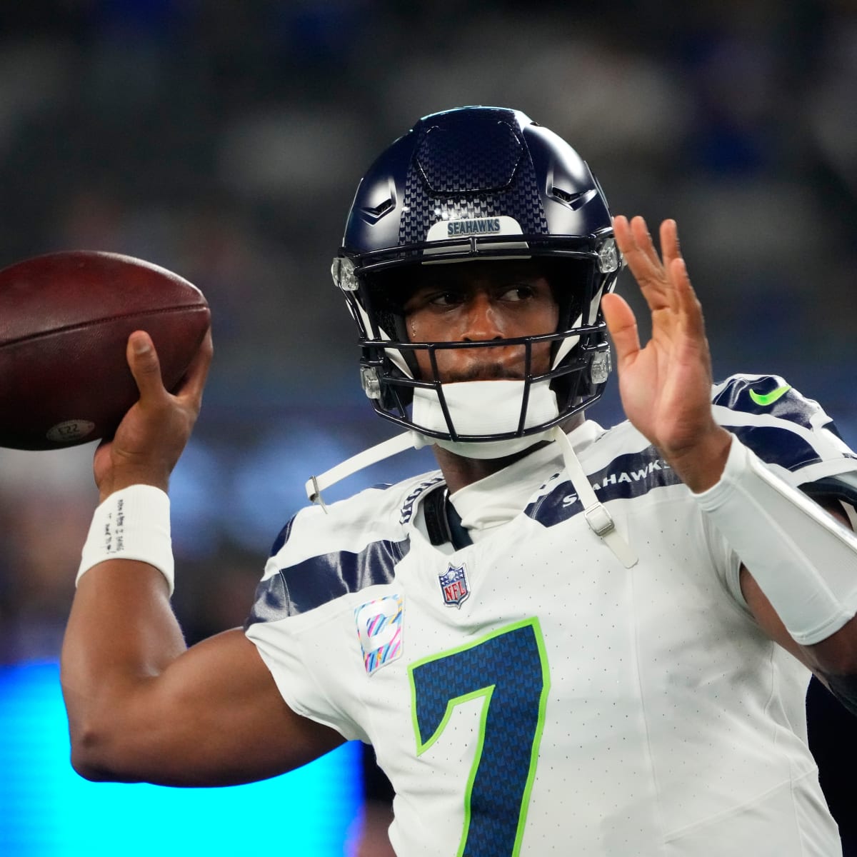 MONDAY NIGHT FOOTBALL: Geno Smith, Seahawks hold off Russell