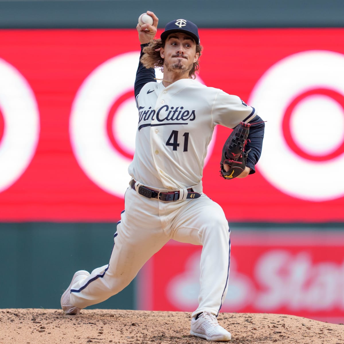 Twins face elimination after 9-1 ALDS Game 3 loss to Astros, trail