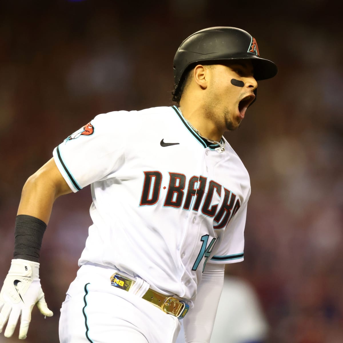 Diamondbacks 1st team to homer 4 times in postseason inning with