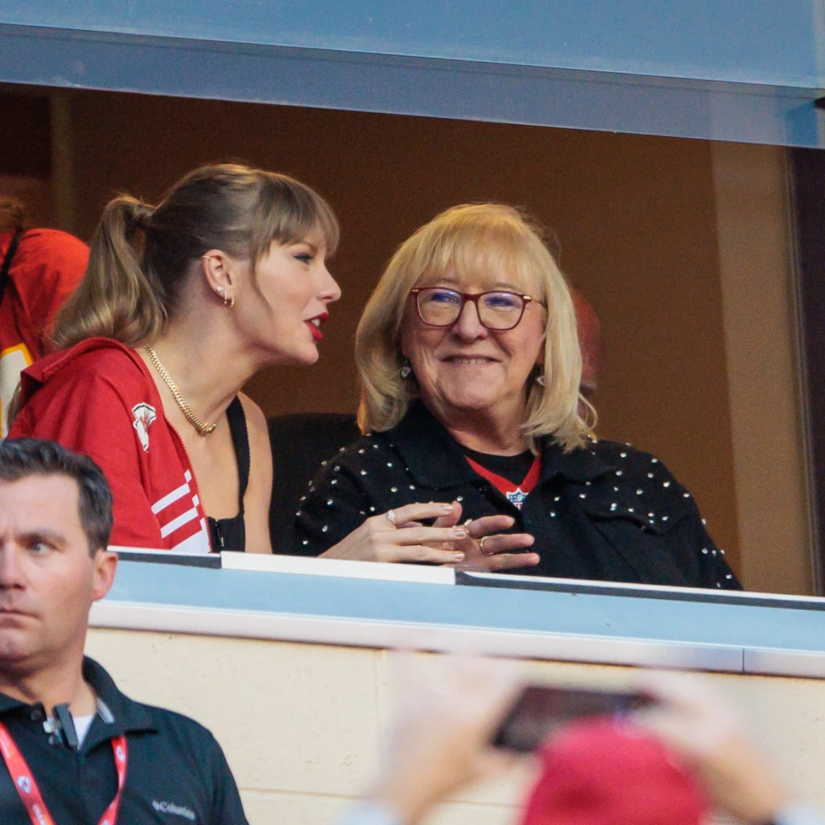 How to Watch Taylor Swift, Travis Kelce at Kansas City Chiefs vs