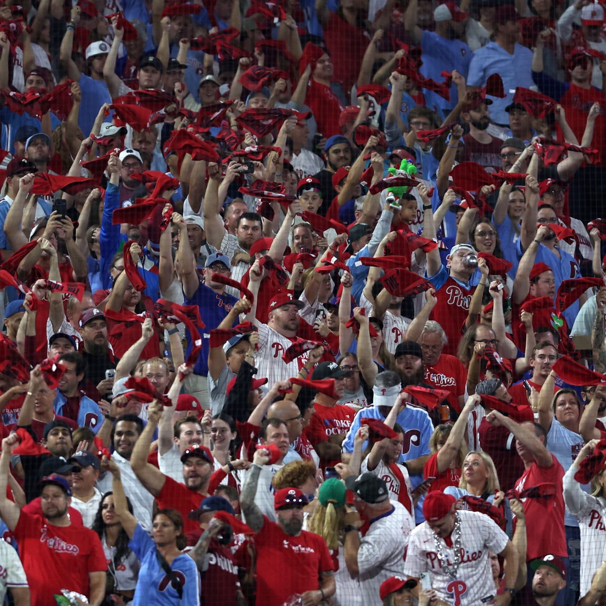 Phillies fans, media already playing up NLCS mascot beef with D'Backs