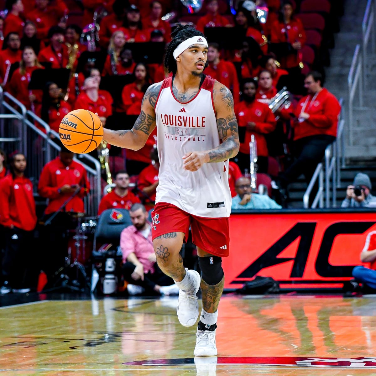 College Basketball World Is Shocked By Louisville's Record - The Spun:  What's Trending In The Sports World Today