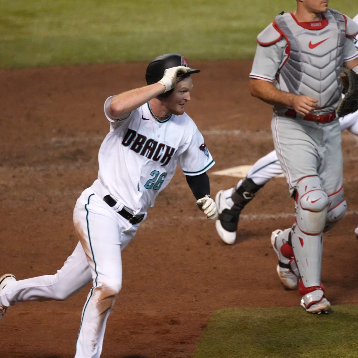 Diamondbacks edge Pirates 4-3 on Pavin Smith's blast