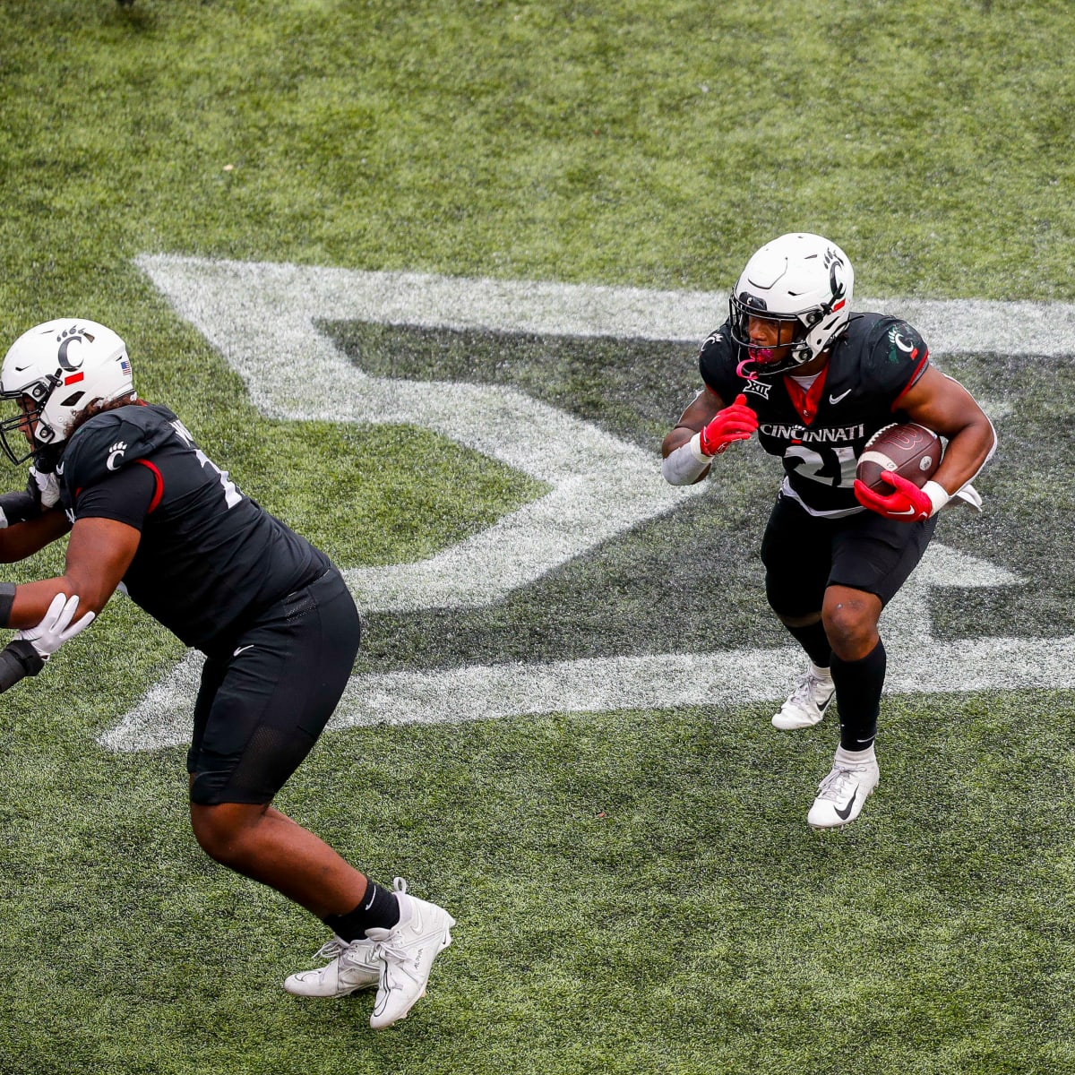 Jowon Briggs - Football - University of Cincinnati Athletics