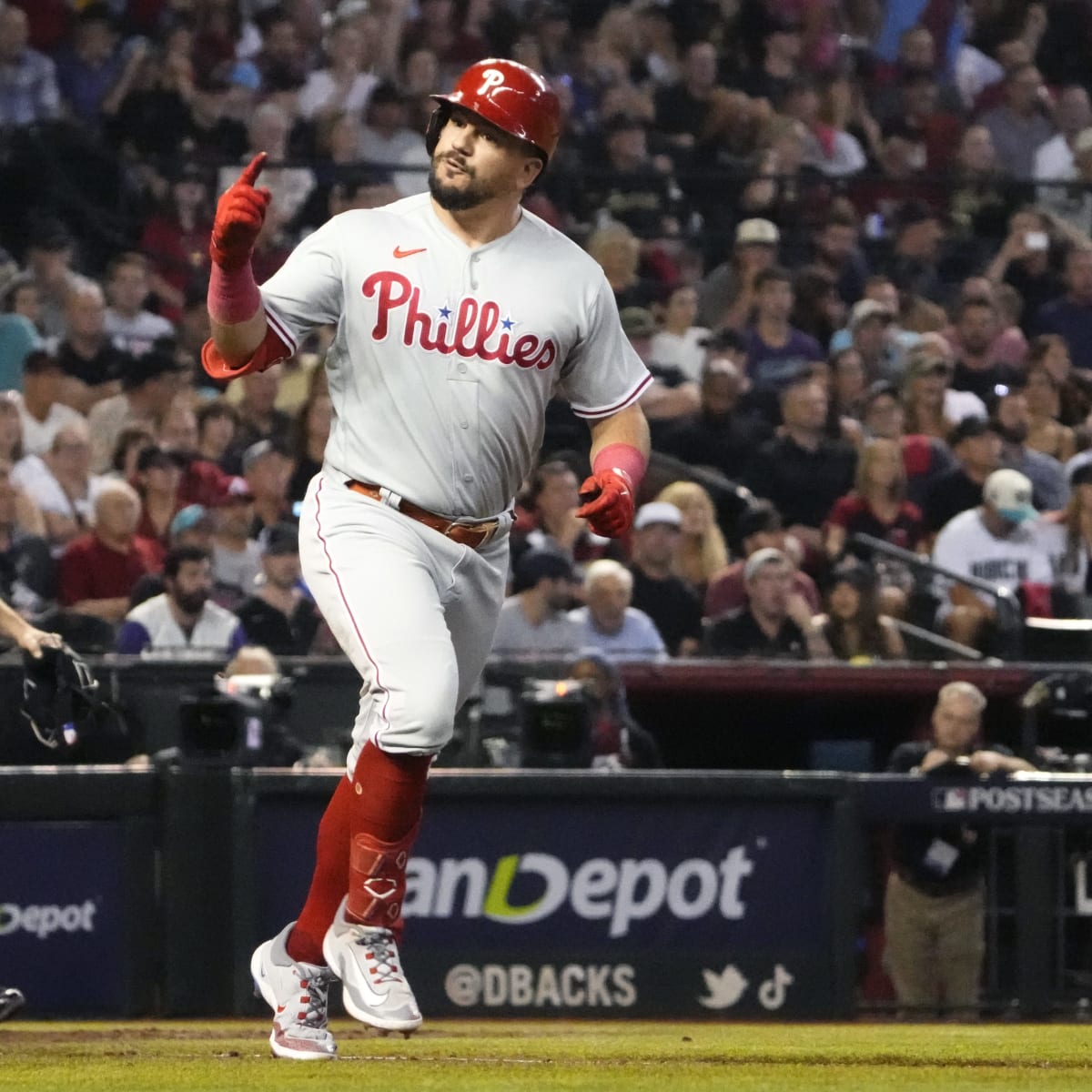 2023 MLB playoffs: Phillies honoring Kyle Schwarber by selling  'SchwarBurger' at Citizens Bank Park 