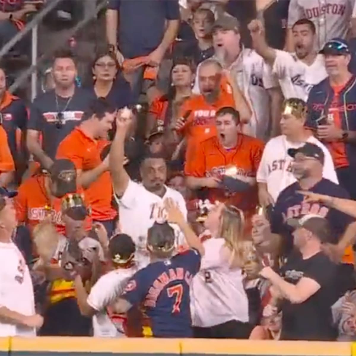 Fan at Rangers-Astros Game 6 Made the Smoothest Barehanded Grab on HR Ball  - Sports Illustrated