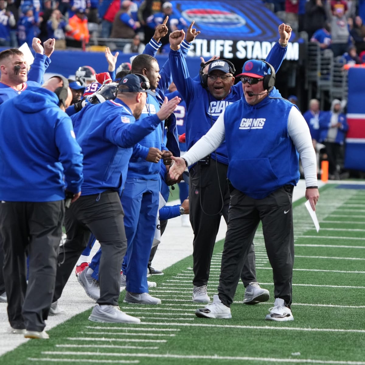 New York Giants Snap Losing Skid with 14-7 Win Over Washington - Sports  Illustrated New York Giants News, Analysis and More