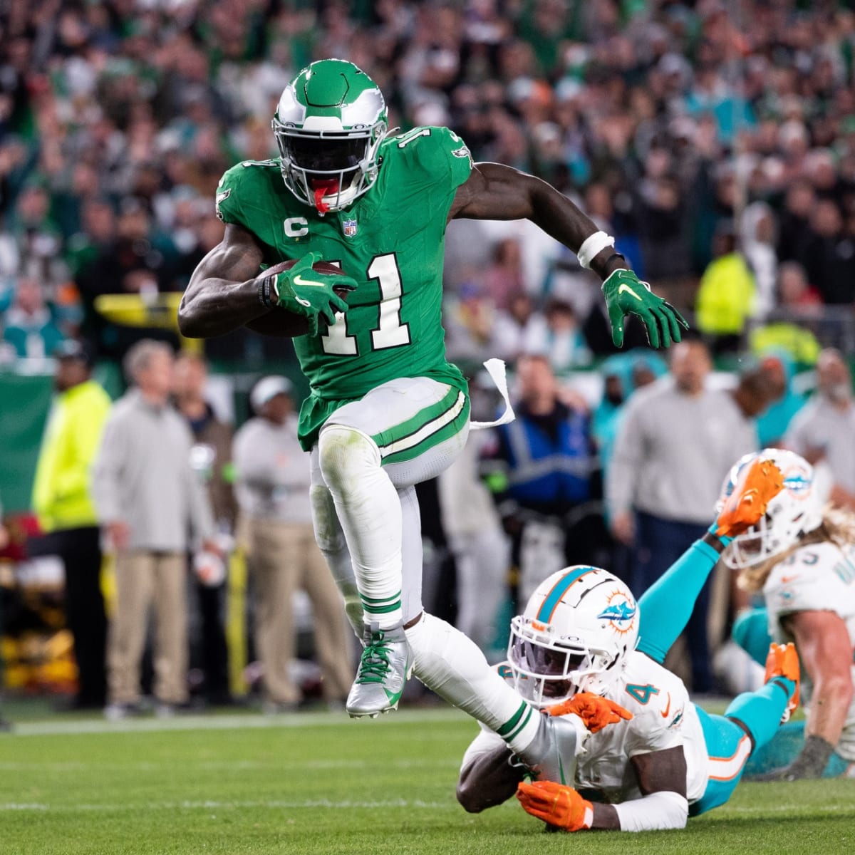 Philadelphia Eagles Lead Miami Dolphins at Halftime Despite Tyreek Hill's  Late TD - Sports Illustrated Philadelphia Eagles News, Analysis and More