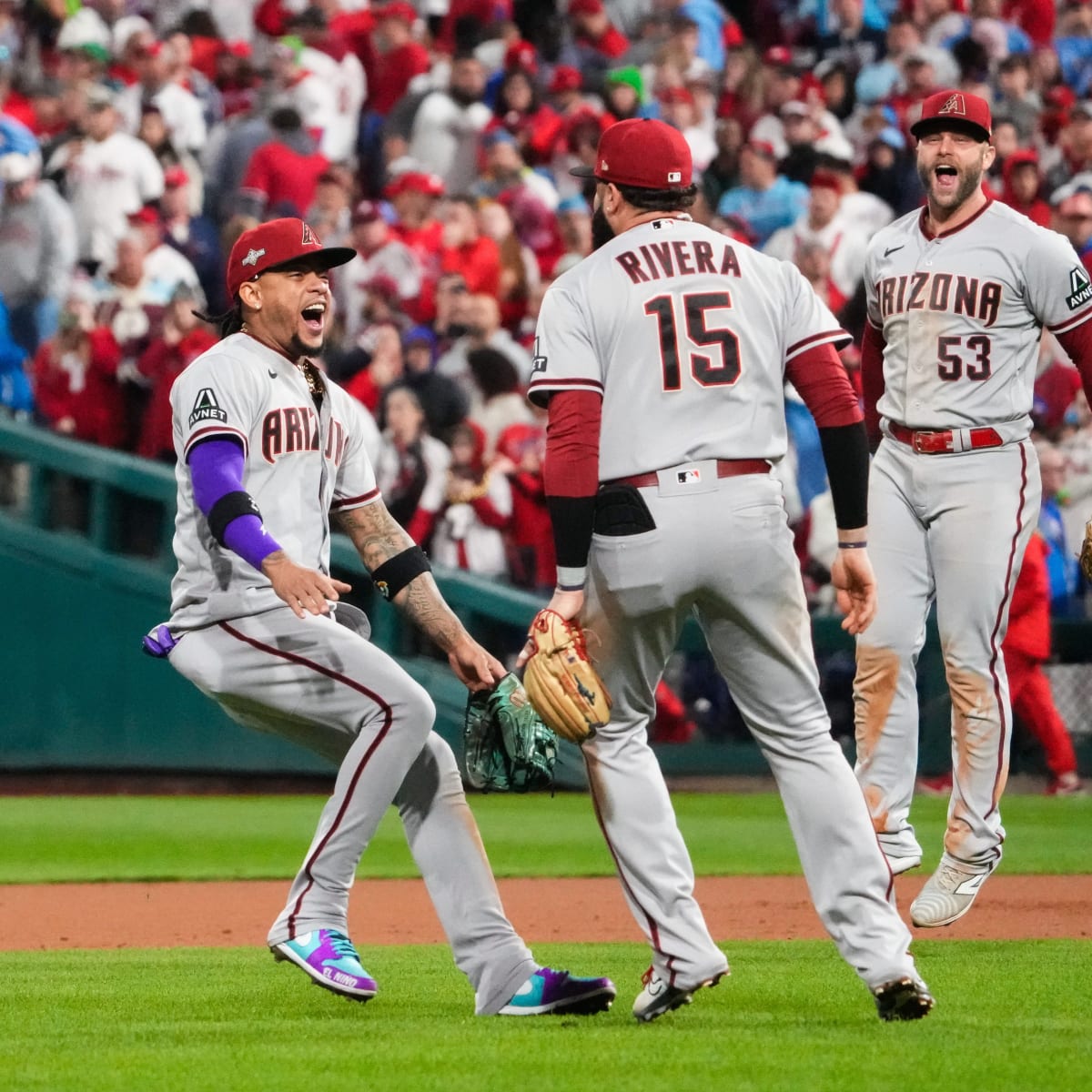 Atlanta, GA, USA. 09th Apr, 2022. The 2021 World Series Champions patch is  displayed on the right sleeve of the Atlanta Braves jersey during a MLB  game between the Atlanta Braves and