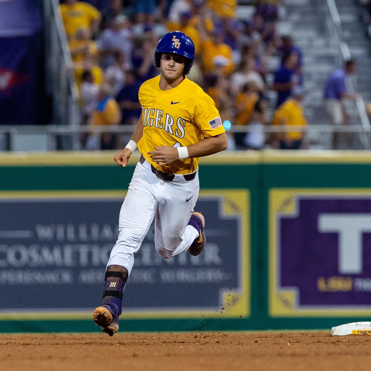 Former LSU Tiger Josh Smith called up by Rangers, gets first