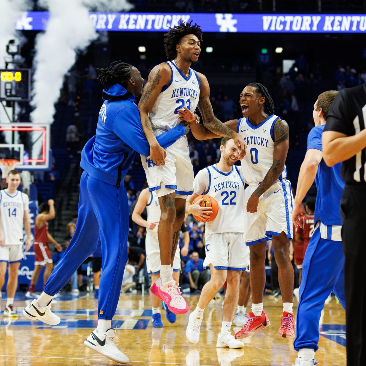 Kentucky basketball: Young team is growing up quickly