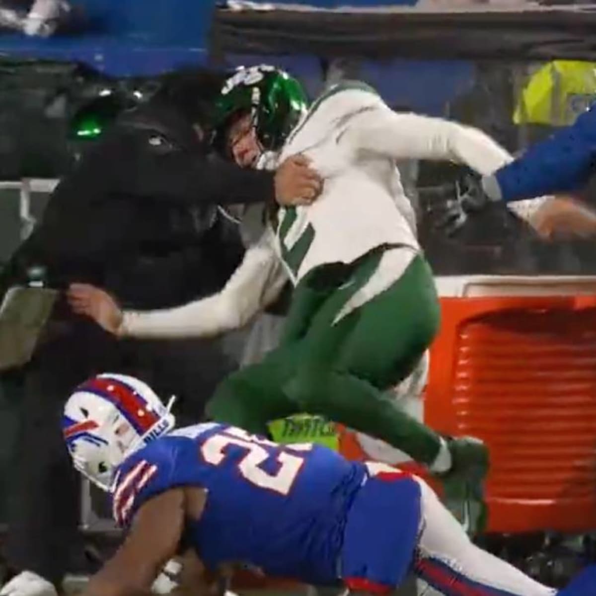 Zach Wilson Took Out Jets Coach Robert Saleh in Painful Sideline Collision  Minutes Before Getting Benched - Sports Illustrated