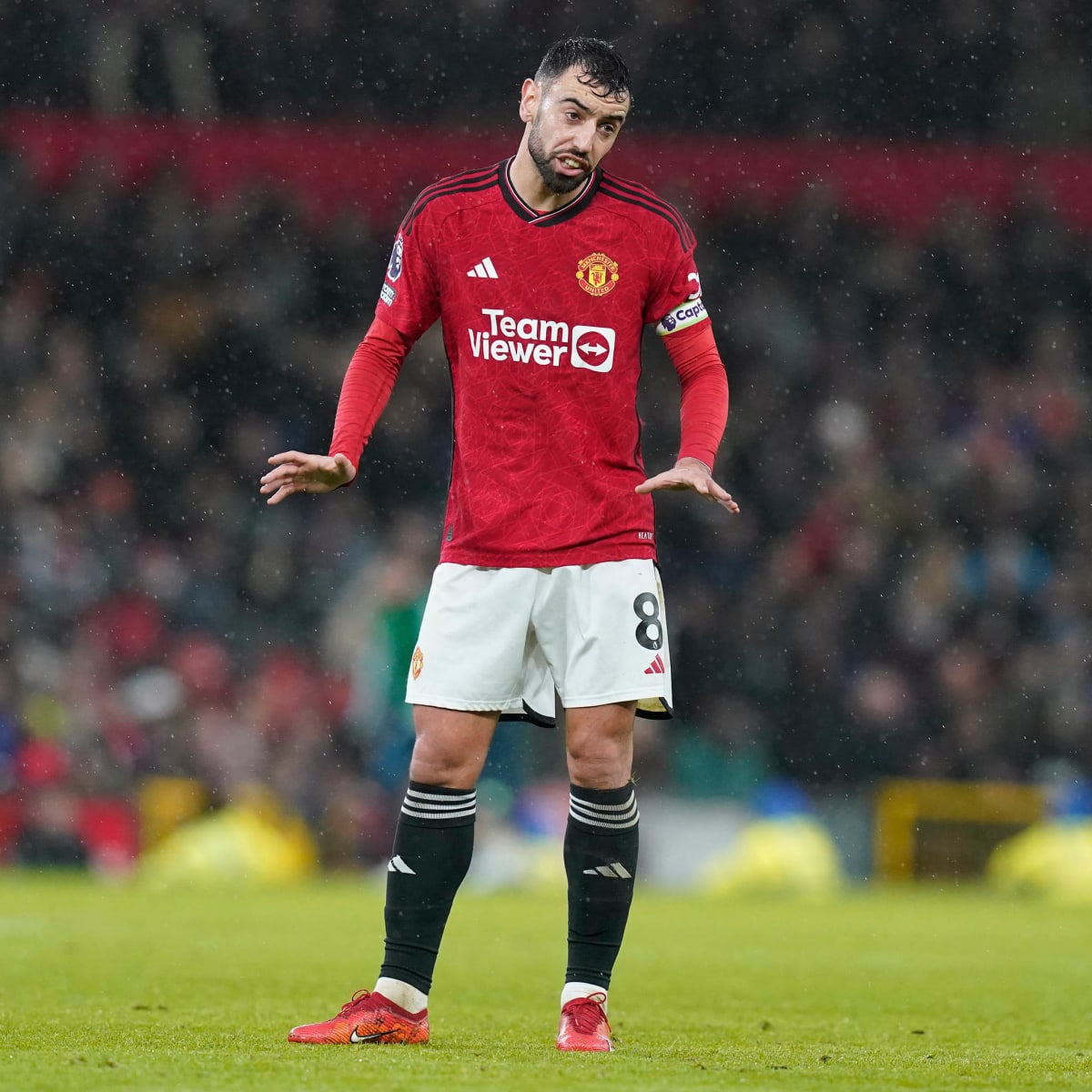 Man United captain Bruno Fernandes banned for Liverpool game - Futbol on FanNation