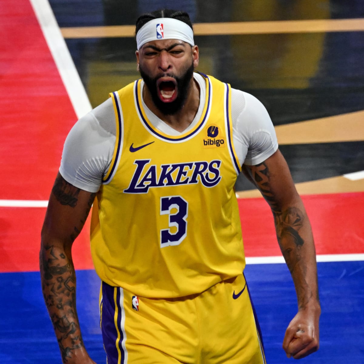 NBA Fans Laud Anthony Davis's Iconic Performance As Lakers Capture