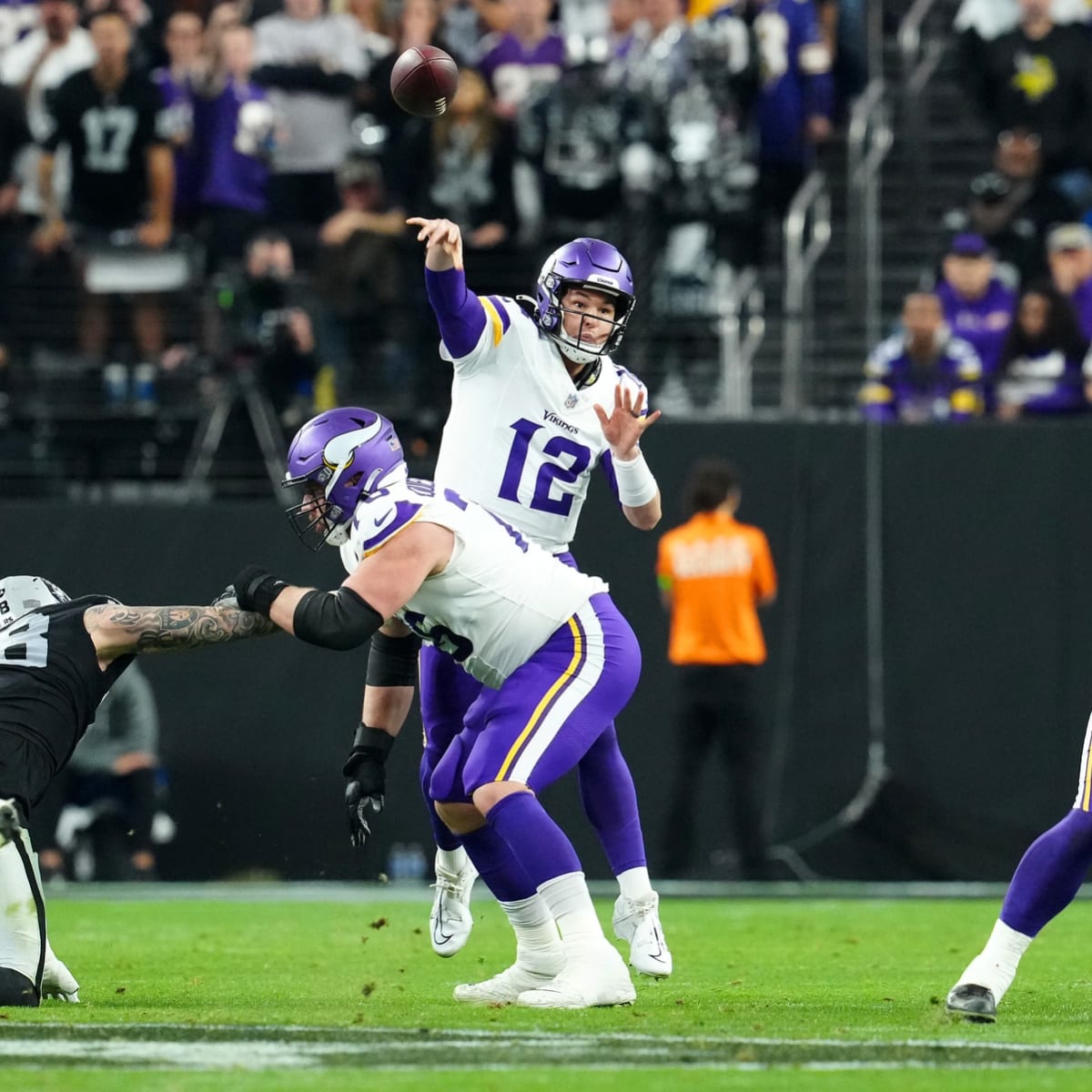 Vikings get improved quarterback play from Nick Mullens, but their playoff  hopes take a hit - The San Diego Union-Tribune