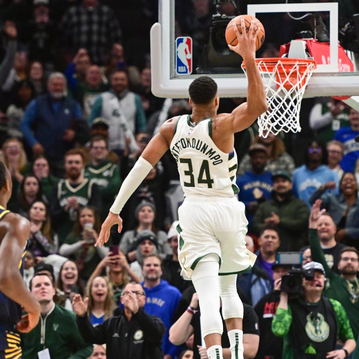 Giannis Antetokounmpo drops career-high 64 points over Pacers