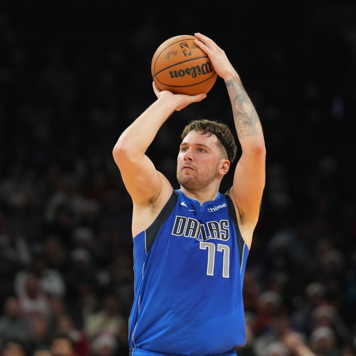 How Dallas Mavs' Luka Doncic Picked Apart Phoenix Suns to Lead