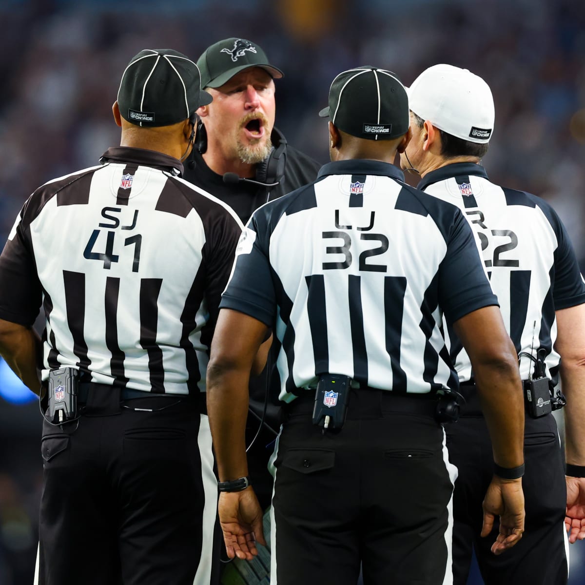 Dan Campbell Tersely Insists He Explained Lions' Two-Point Trick Play to  Officials Pregame - Sports Illustrated