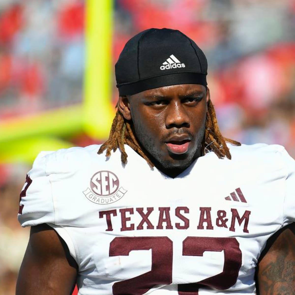 Texas A&M Transfer Linebacker Jurriente Davis Commits to Louisville  Football - Sports Illustrated Louisville Cardinals News, Analysis and More