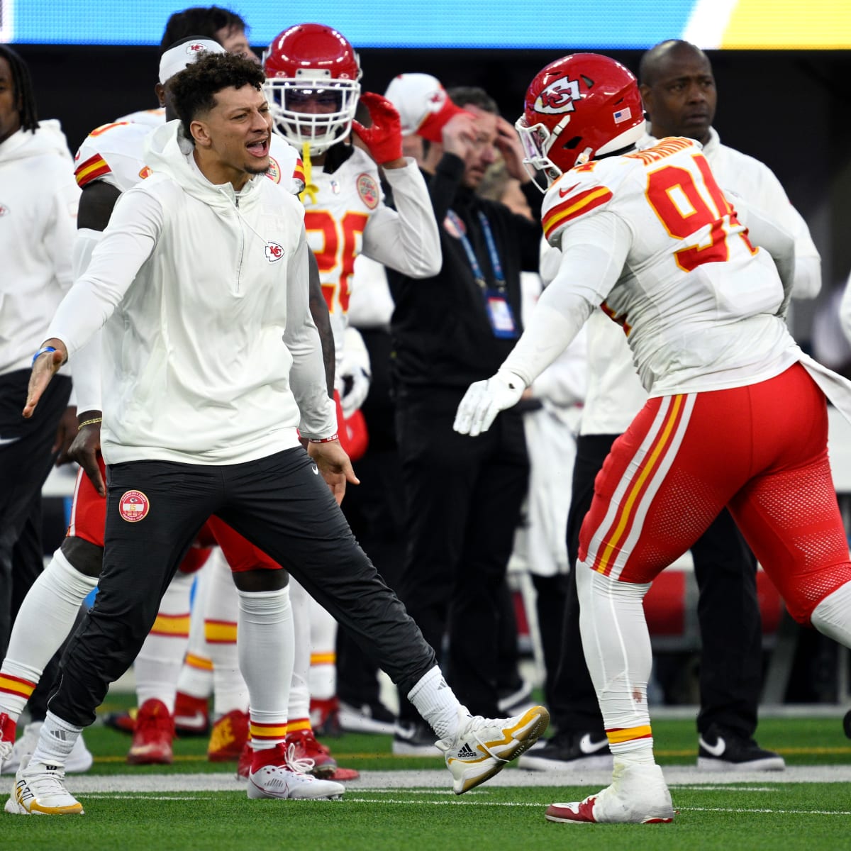 KC Chiefs Reportedly Re-Sign Malik Herring, Three Other Exclusive Rights  Free Agents - Sports Illustrated Kansas City Chiefs News, Analysis and More