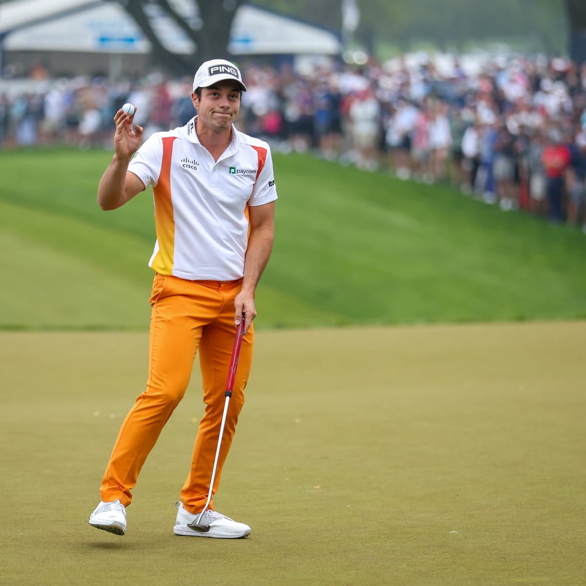 Same as a certain sweater or shirt” – Golf world reacts to wearing joggers  on the golf course