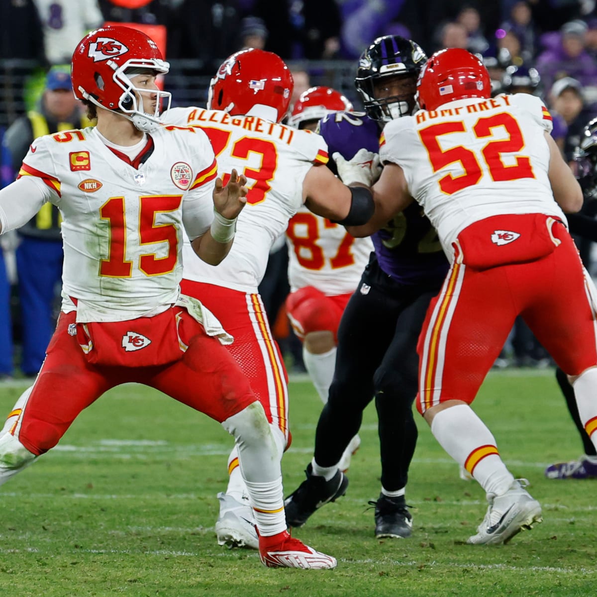 Patrick Mahomes, Son of Former Chicago Cubs Pitcher, Going for Third Super  Bowl Championship - Sports Illustrated Inside The Cubs