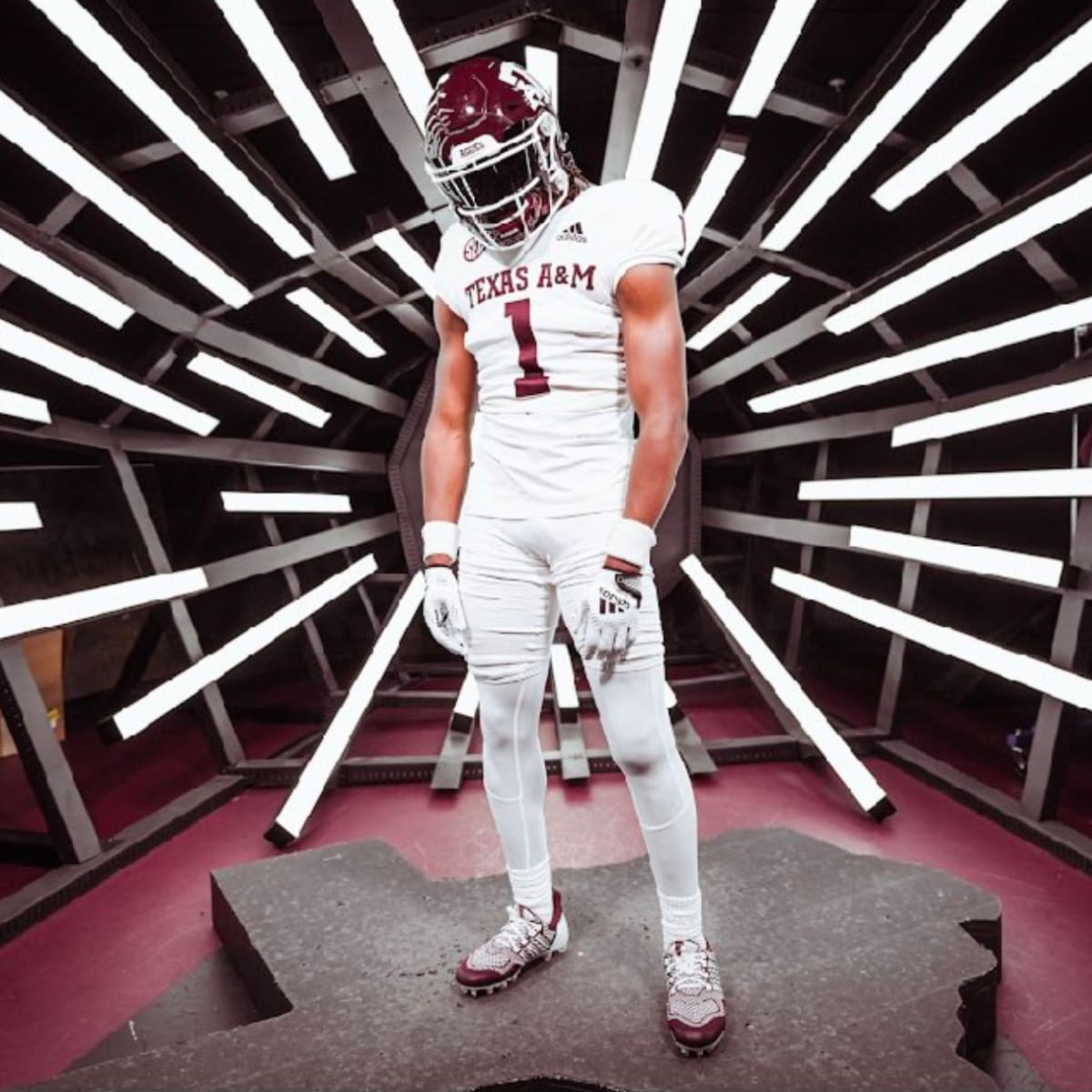 Ranking the top 5 Texas A&M Football uniforms in the last decade