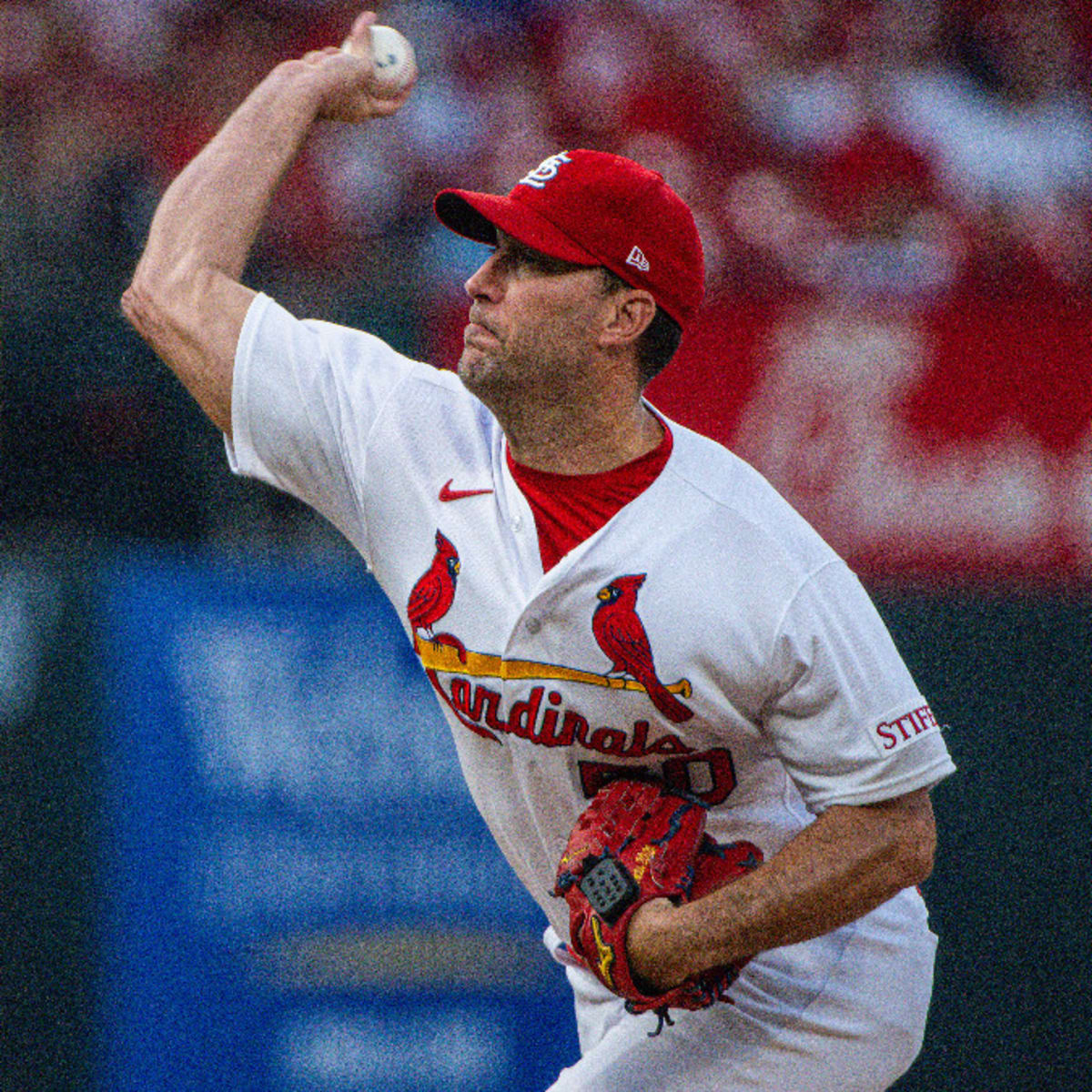St. Louis, United States. 27th May, 2022. St. Louis, US, May 26, 2022. St.  Louis Cardinals starting pitcher Adam Wainwright looks at the scoreboard as  he walks to the dugout after giving