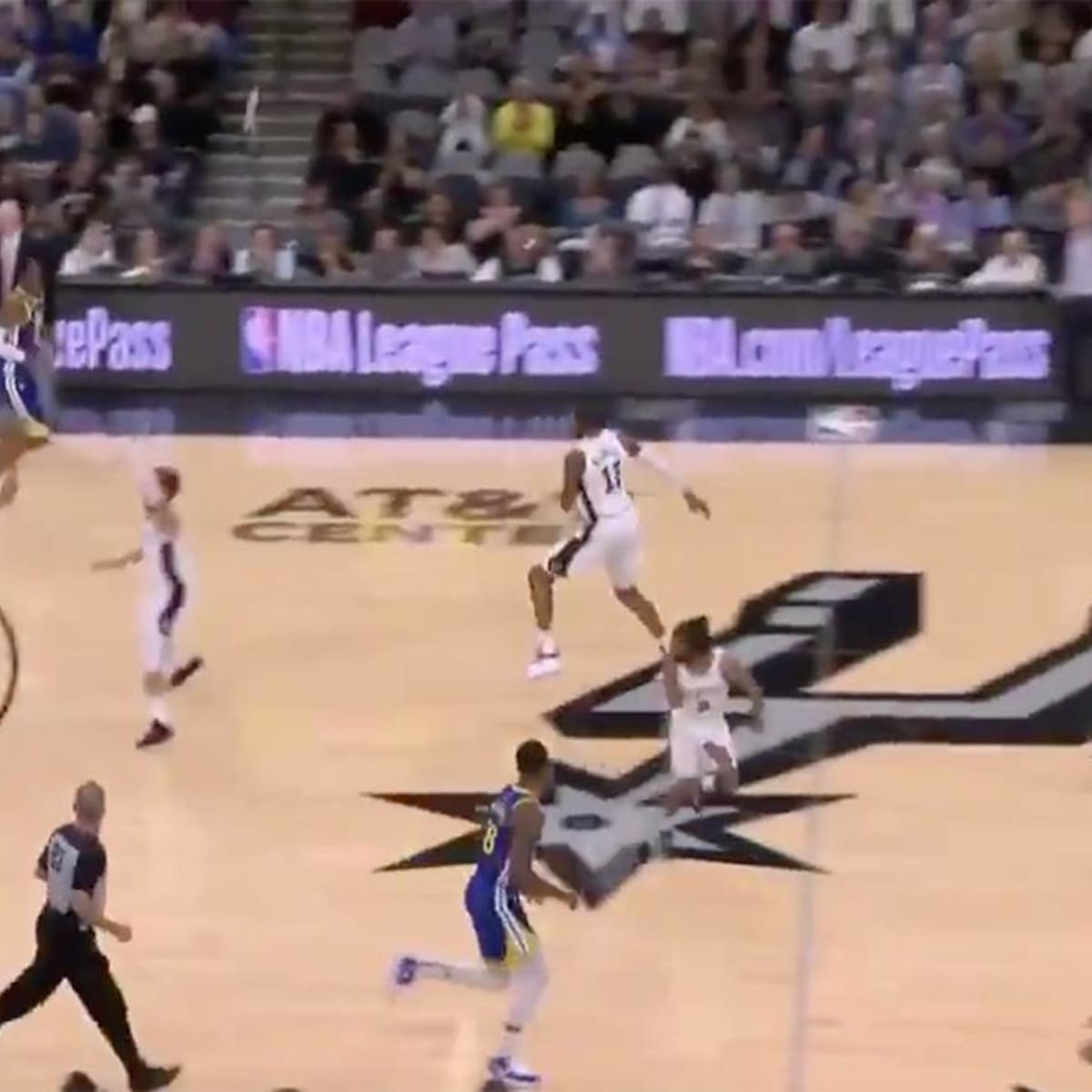 Watch: Steph Curry shows off smooth crossover to get open 3-pointer vs.  Spurs