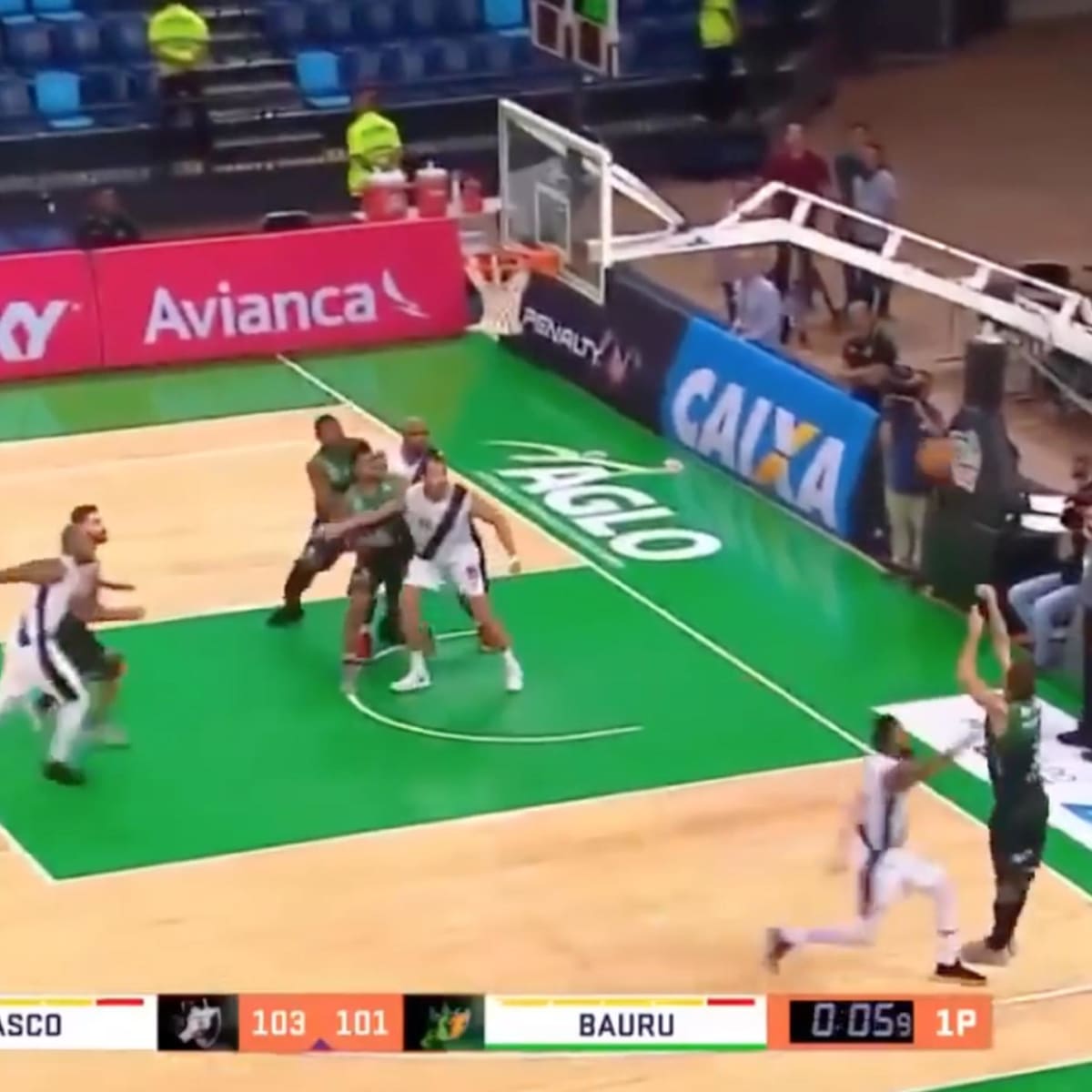 Buzzer beater by Brazilian basketball player (video) - Sports