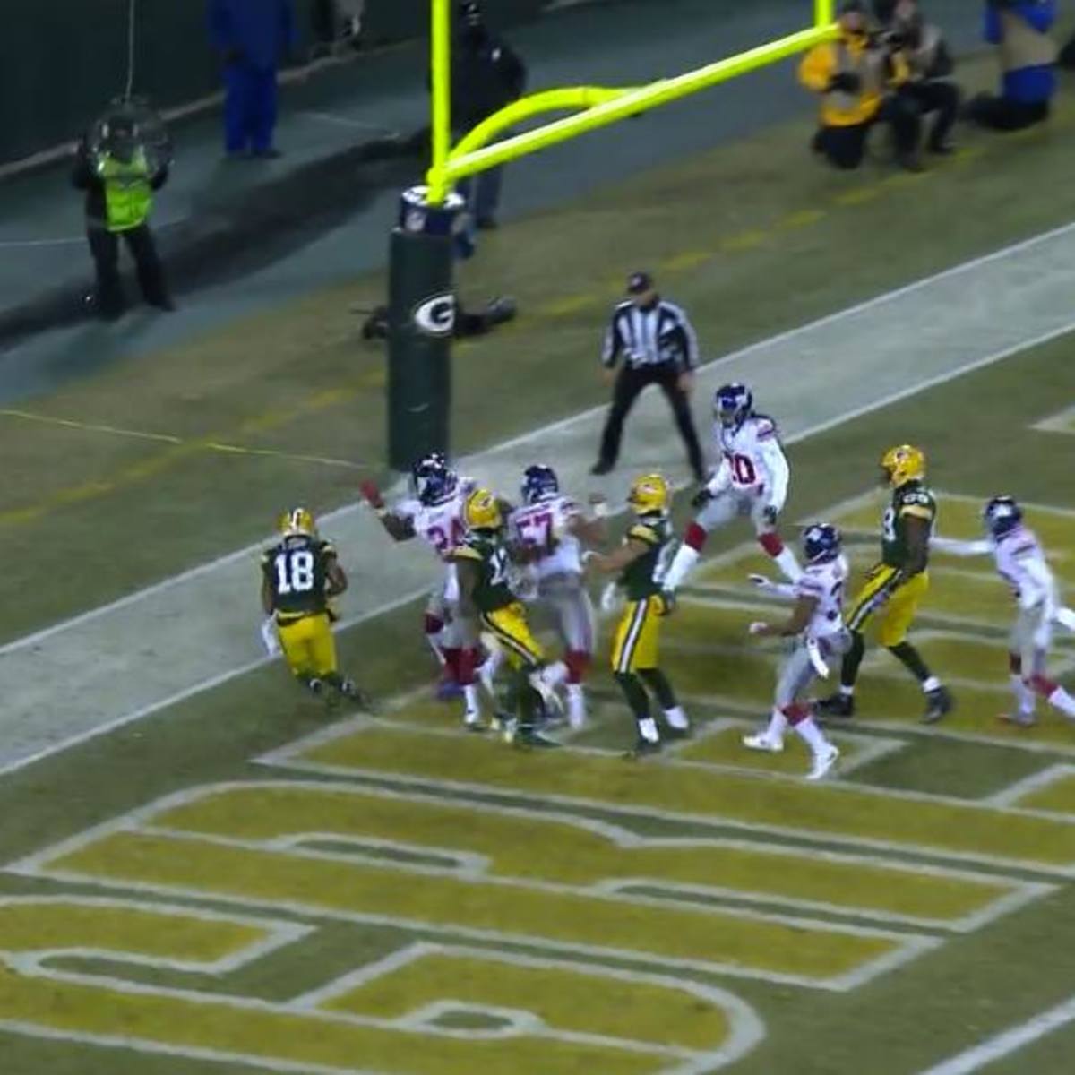 Aaron Rodgers throws Hail Mary touchdown vs. NY Giants