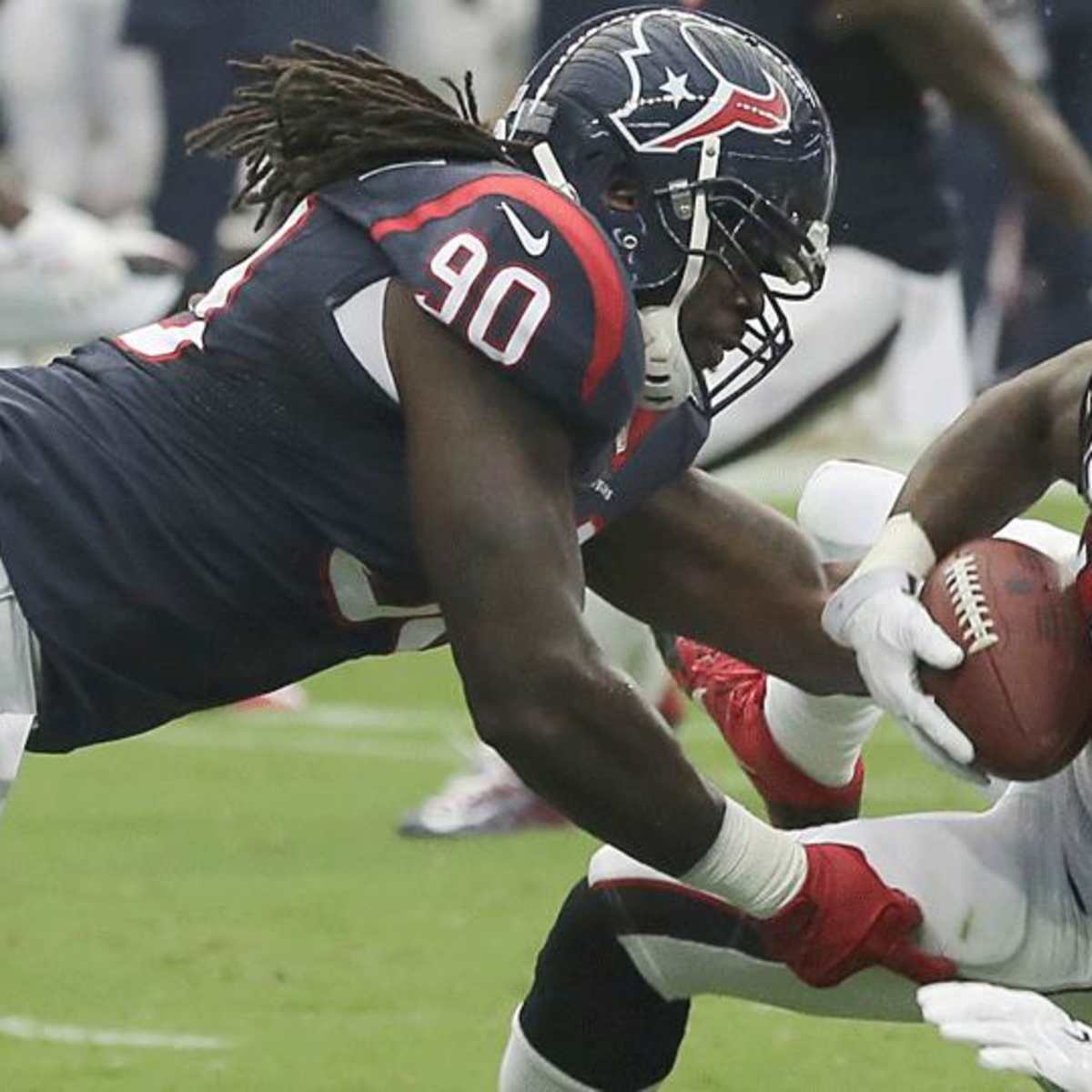 Jadeveon Clowney leaves Texans game with knee injury