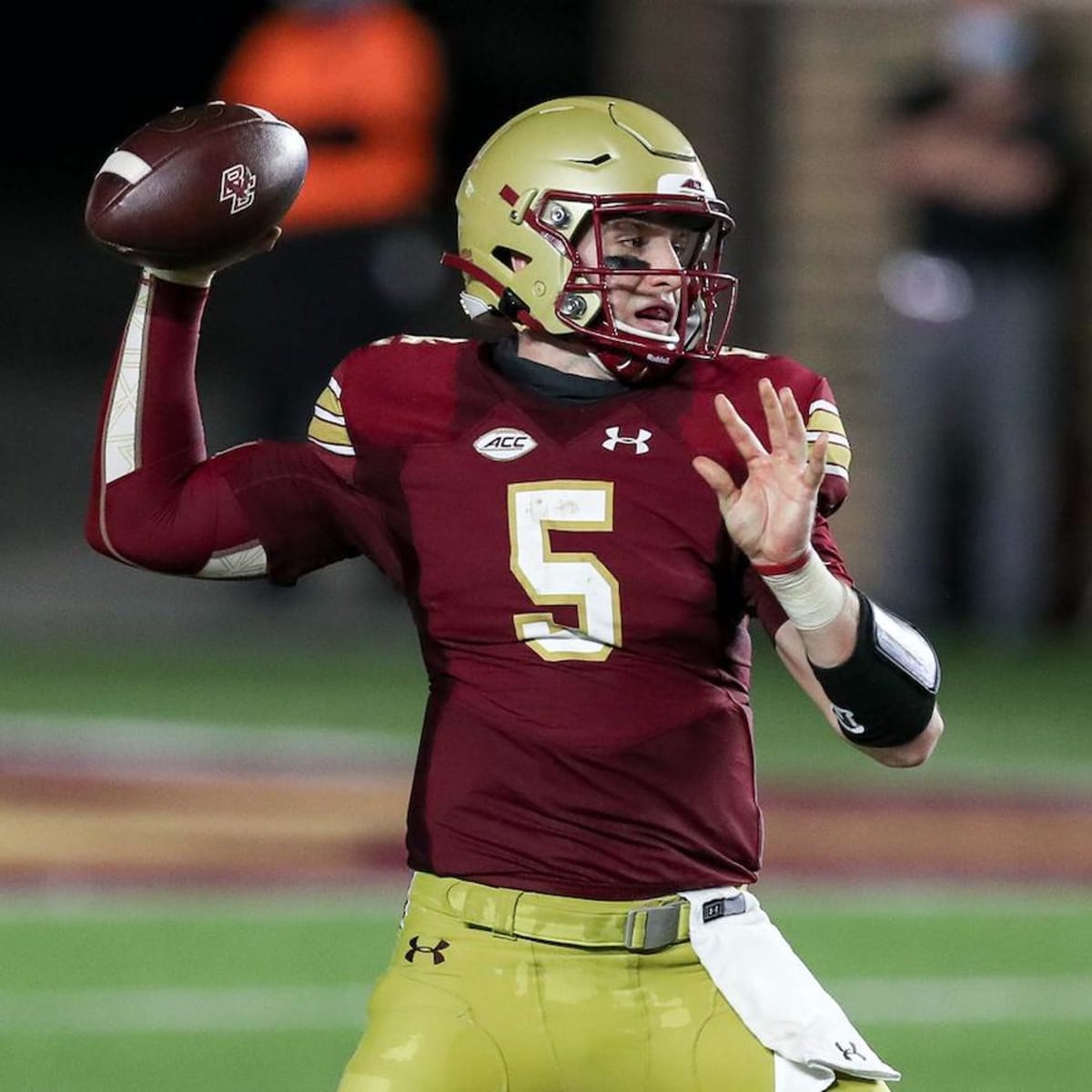 College Football's Best Quarterbacks In 2022: Players 1-5 - Sports  Illustrated Notre Dame Fighting Irish News, Analysis and More