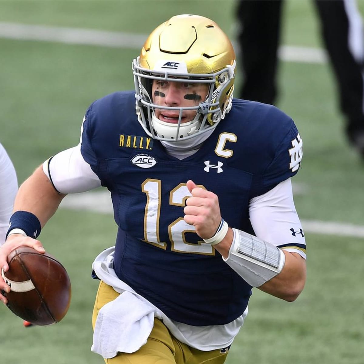 NFL Draft Tape: Notre Dame QB Ian Book //