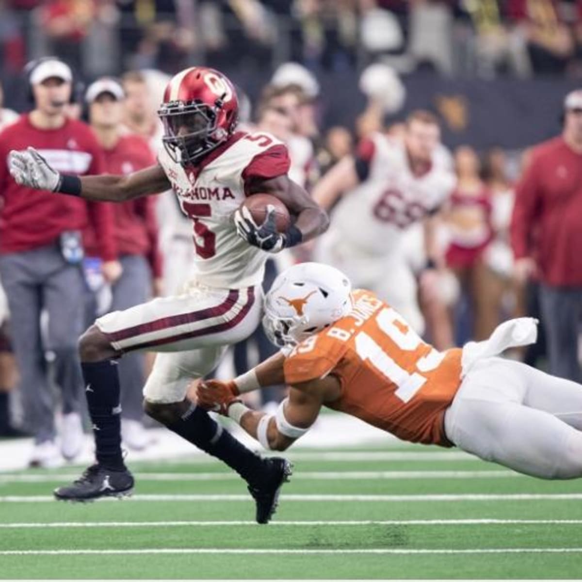 Report: Former Oklahoma WR Marquise Brown Likely Out for the Season -  Sports Illustrated Oklahoma Sooners News, Analysis and More